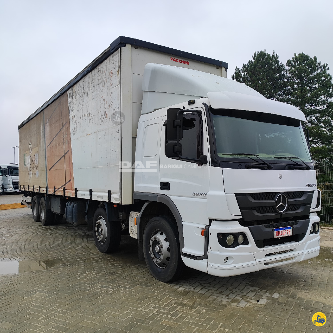 CAMINHAO MERCEDES-BENZ MB 3030 Baú Sider BiTruck 8x2 DAF Barigui Curitiba SAO JOSE DOS PINHAIS PARANÁ PR